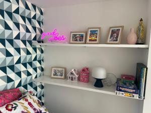 Knihovna v apartmánu