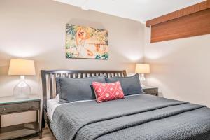 Ένα ή περισσότερα κρεβάτια σε δωμάτιο στο Kihei Akahi D113 +49 φωτογραφίες