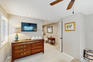 TV a/nebo společenská místnost v ubytování River Haven