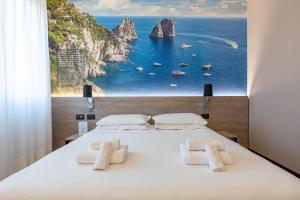 Giường trong phòng chung tại Jet Hotel, Sure Hotel Collection by Best Western