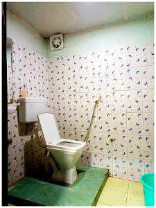 Koupelna v ubytování Hotel PVR inn Bhubaneswar- Near railway station with Premium facility#Top Rated Hotel Inn Bhubaneswar