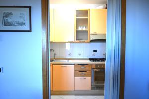 Køkken eller tekøkken på Trilocale con vista a Sirolo