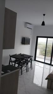 Μια τηλεόραση ή/και κέντρο ψυχαγωγίας στο Vana's Apartments