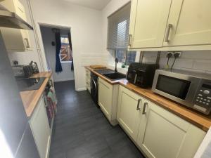 Køkken eller tekøkken på Daniel’s Semi Rural Retreat + 18 billeder