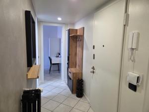 Koupelna v ubytování Rho Fiera Flat + 25 fotografií