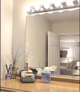 Afbeelding uit fotogalerij van The Great Escape, Pet Friendly Black Mountain Bungalow w Fenced yard in Black Mountain