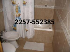 Et badeværelse på Duplex Quimey