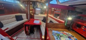 Χώρος καθιστικού στο Grand voilier avec tout confort +27 φωτογραφίες