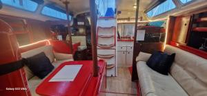 Χώρος καθιστικού στο Grand voilier avec tout confort