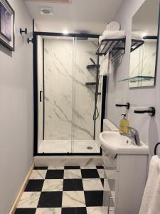 Ένα μπάνιο στο Converted Barn, One Bedroom Studio