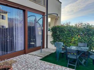 O grădină în afara La tua casa meravigliosa con giardino