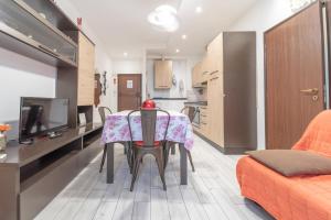 Kuchyň nebo kuchyňský kout v ubytování Rosa lido adriano centro citta