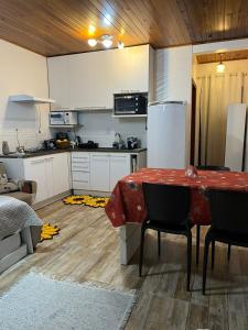 Køkken eller tekøkken på Canto Gira Sol - Estúdio Girassol