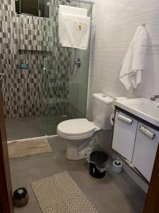 Et badeværelse på Canto Gira Sol - Estúdio Girassol