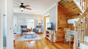 Et tv og/eller underholdning på Coastal Life Beach House