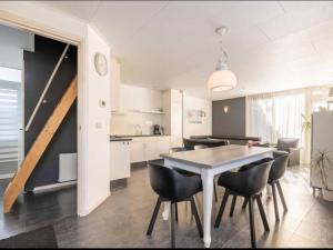 Η κουζίνα ή μικρή κουζίνα στο Scheldeoord 54