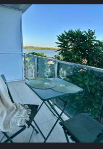 En balkon eller terrasse på Studio Ivana 2 by Blaxy Residence + 1 billede