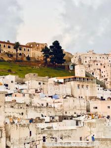 Φωτογραφία από το άλμπουμ του Riad Amelia Badr Soultan Room στο Τετουάν