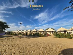 ジャイサルメールにあるEmirates Luxury Desert Campsのギャラリーの写真
