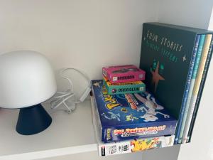 Knihovna v apartmánu