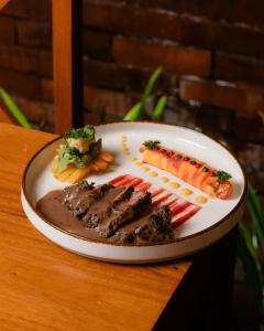 Jídlo v hotelu nebo okolí