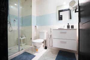 Koupelna v ubytování GRAND OPENING 50 Percent Off for First Ten Guests + 16 fotografií