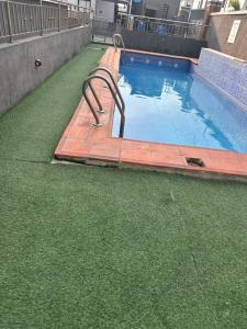 Bazén v ubytování Lekki Phase1 Luxury 2BDR With Swimming Pool nebo v jeho okolí
