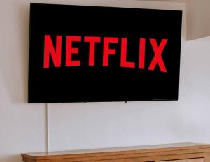 Μια τηλεόραση ή/και κέντρο ψυχαγωγίας στο Kassidy Suite at The Four Daughters Inn