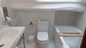 Koupelna v ubytování Hotel Dandy Rouen centre