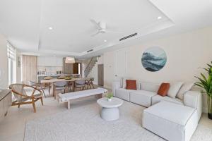 Posezení v ubytování The Park in Grace Bay + 17 fotografií