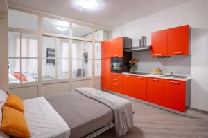 Kuchyň nebo kuchyňský kout v ubytování Le Finestre su Via Veneto + 20 fotografií