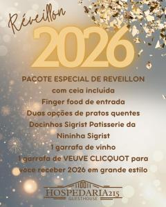 Um cartão de feliz ano novo com números dourados. em Pousada Hospedaria215 em Juquei
