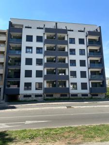 Tòa nhà nơi căn hộ tọa lạc