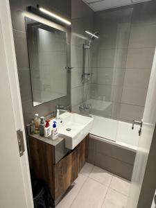 Ένα μπάνιο στο Mamsha