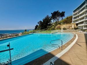 Bazén v ubytování Hermoso depto vista al mar frente a la Playa nebo v jeho okolí