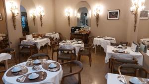 Restaurace v ubytování Hotel Dandy Rouen centre