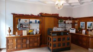 Příslušenství pro přípravu čaje a kávy v ubytování Hotel Dandy Rouen centre + 27 fotografií