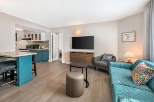 Kuchyň nebo kuchyňský kout v ubytování Sonesta ES Suites Orlando - Lake Buena Vista