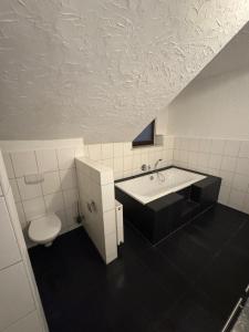 Fotografie z fotogalerie ubytování Monteurwohnung Neustadt an der Weinstraße v destinaci Neustadt an der Weinstraße