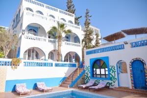 Bazén v ubytování The Sunrise Villa nebo v jeho okolí