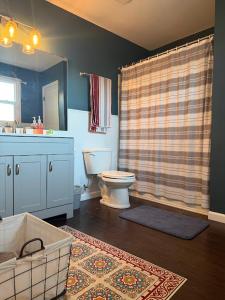 Fotografie z fotogalerie ubytování Full townhouse near Shem Creek & Downtown with Hot Tub v destinaci Charleston