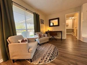 Χώρος καθιστικού στο Big Country Staycation