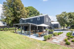 En have udenfor The House at The Quarters