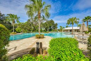 Hồ bơi trong/gần Florida Snowbird Haven with Pool! Easy I-75 Access
