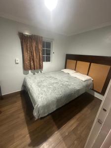 Ένα ή περισσότερα κρεβάτια σε δωμάτιο στο Heritage Inn +12 φωτογραφίες