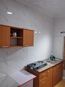 Una cocina o cocineta en Short let apartments LBS Lekki Ajah Lagos