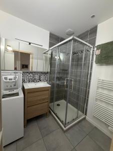 Et badeværelse på Duplex au pied de la ville