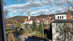 En generel udsigt til bjerge eller udsigt til bjerge taget fra lejligheden