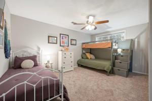 Fotografie z fotogalerie ubytování It's Miller Time! - Let us Explain v destinaci Bryan