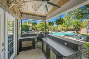 Fotografie z fotogalerie ubytování It's Miller Time! - Let us Explain v destinaci Bryan